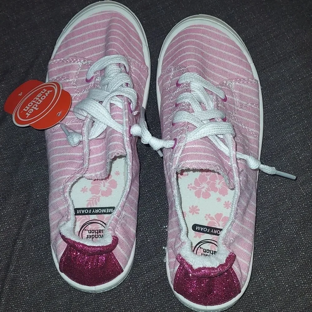 GIRLS Pink Stripe Memory Foam Sneaker Size 4 wonder nation new